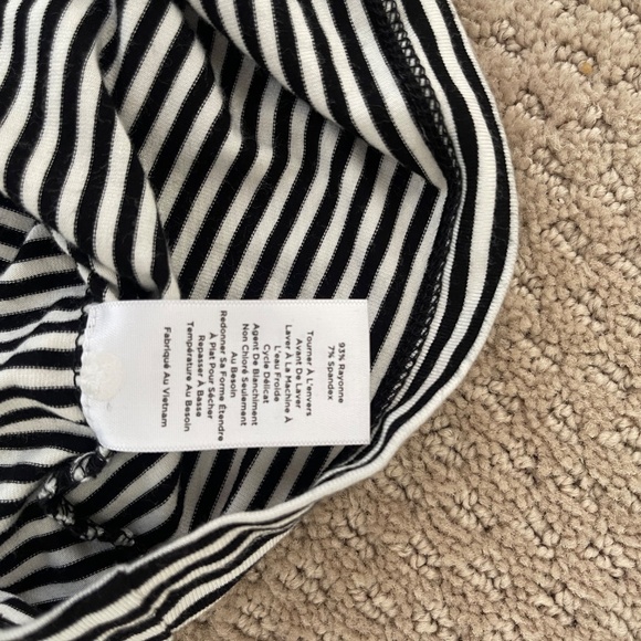 Black and white scoop neck T-shirt - Picture 7 of 7